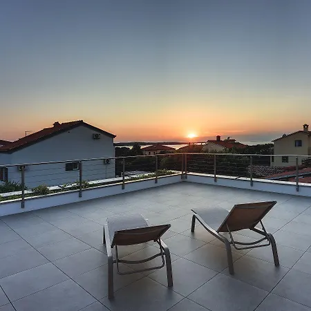 Traumvilla Mit Blick Auf Brijuni Inseln, Privatem Pool Semesterbostad