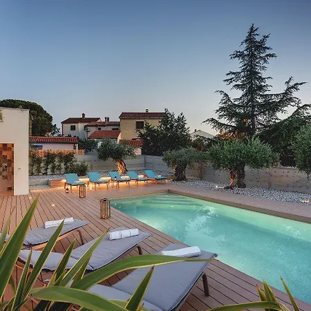 Semesterbostad Traumvilla Mit Blick Auf Brijuni Inseln, Privatem Pool *