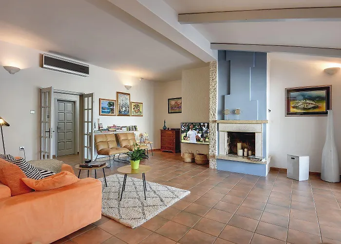 Traumvilla Mit Blick Auf Brijuni Inseln, Privatem Pool Vakantiehuis