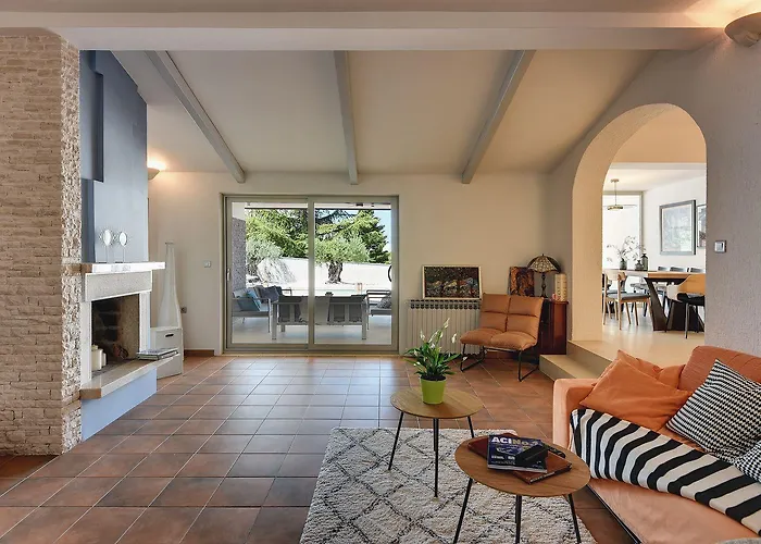 Traumvilla Mit Blick Auf Brijuni Inseln, Privatem Pool Vakantiehuis