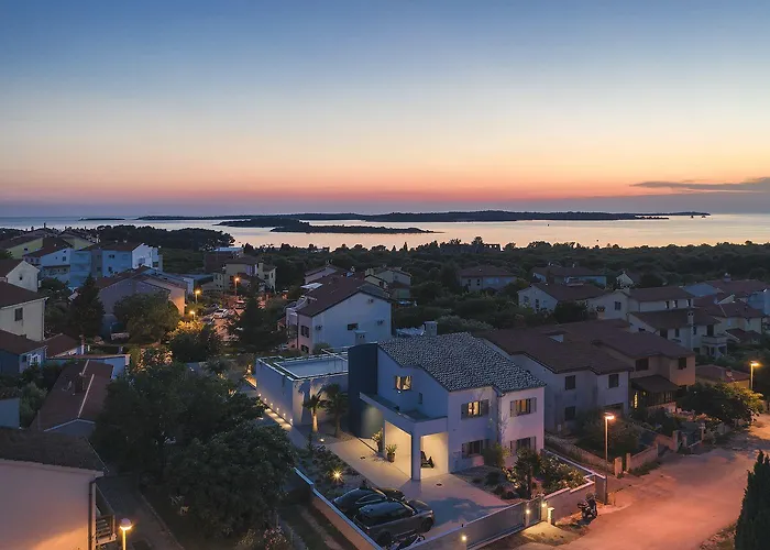 Traumvilla Mit Blick Auf Brijuni Inseln, Privatem Pool Vakantiehuis