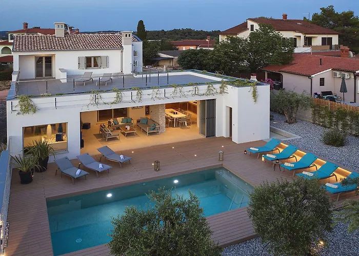 Traumvilla Mit Blick Auf Brijuni Inseln, Privatem Pool * Stinjan