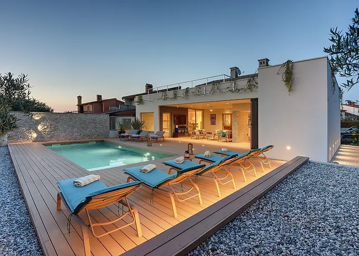 Traumvilla Mit Blick Auf Brijuni Inseln, Privatem Pool Vakantiehuis