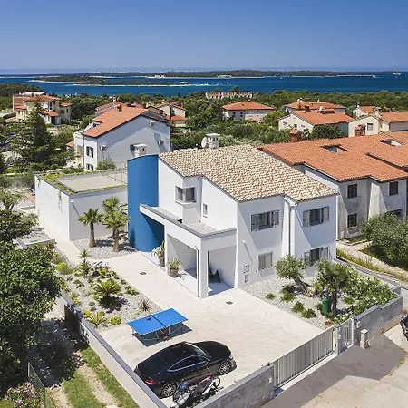 Traumvilla Mit Blick Auf Brijuni Inseln, Privatem Pool 펜션 *