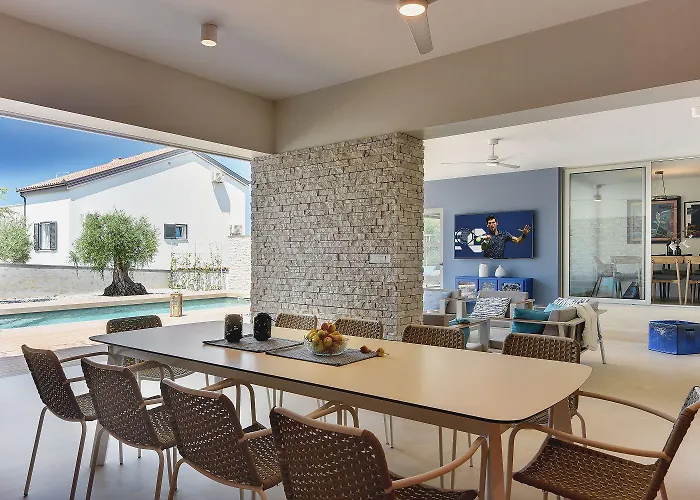 펜션 Traumvilla Mit Blick Auf Brijuni Inseln, Privatem Pool